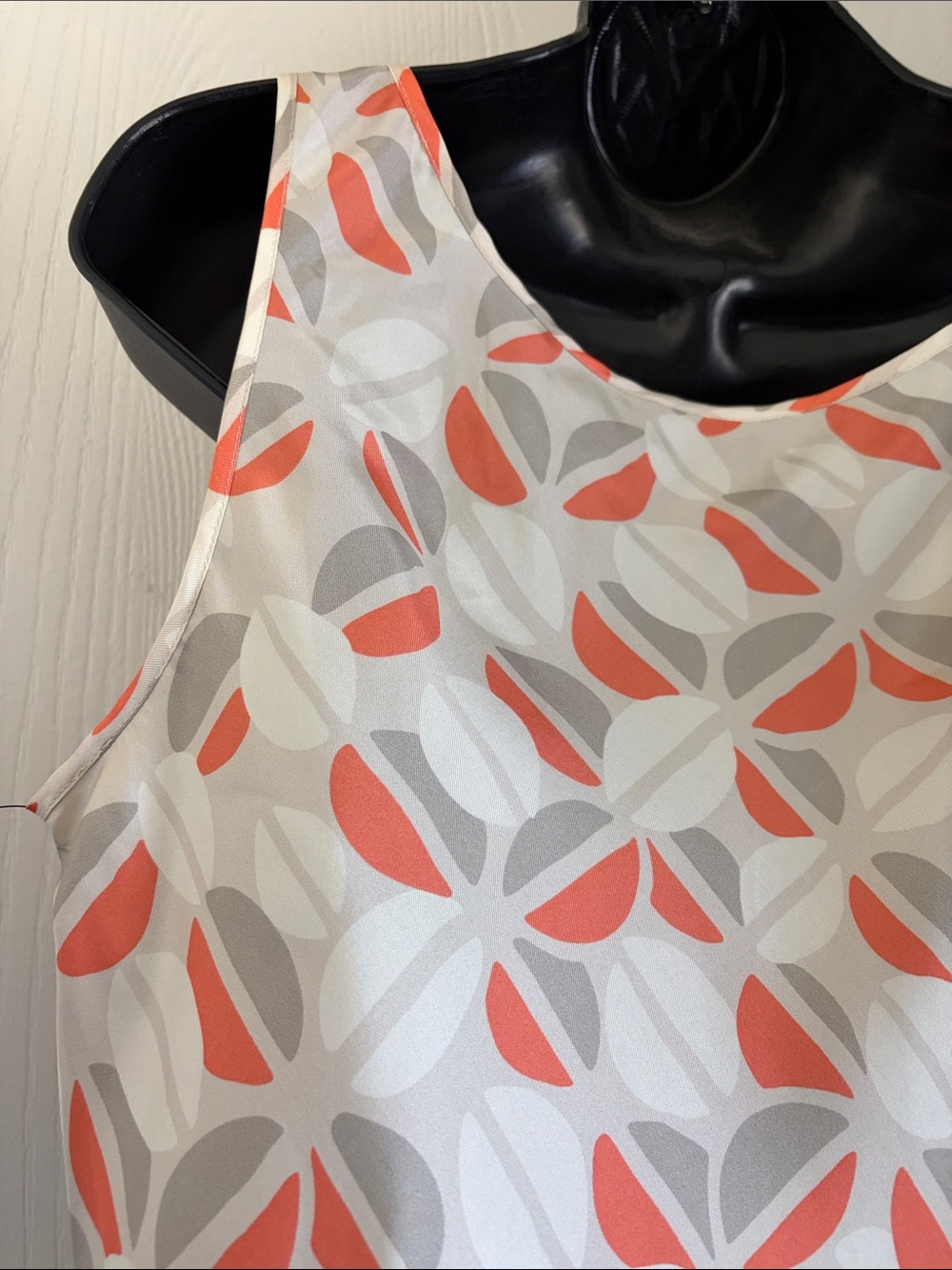 Lafayette 148 New York Silk Blend Tank - Picture 6 of 8